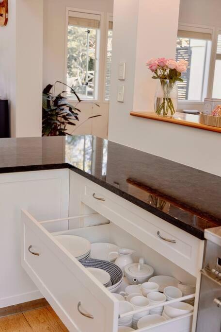 Modern Lifestyle Retreat With Stunning City View Auckland Dış mekan fotoğraf
